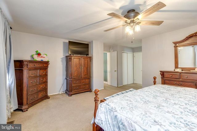 74 TWIN PONDS DR, Sewell, NJ 08080