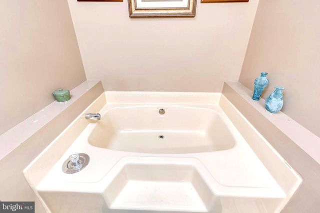 74 TWIN PONDS DR, Sewell, NJ 08080