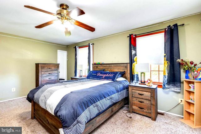 74 TWIN PONDS DR, Sewell, NJ 08080