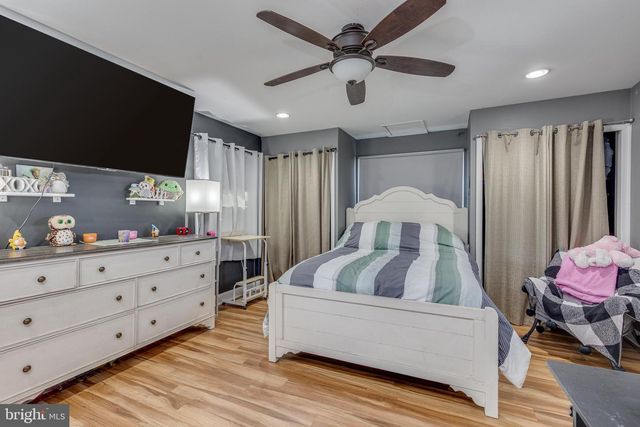 74 TWIN PONDS DR, Sewell, NJ 08080