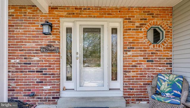 74 TWIN PONDS DR, Sewell, NJ 08080