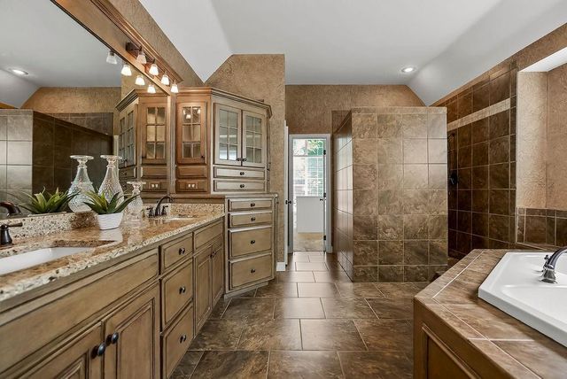 14400 Grant Street, Overland Park, KS 66221