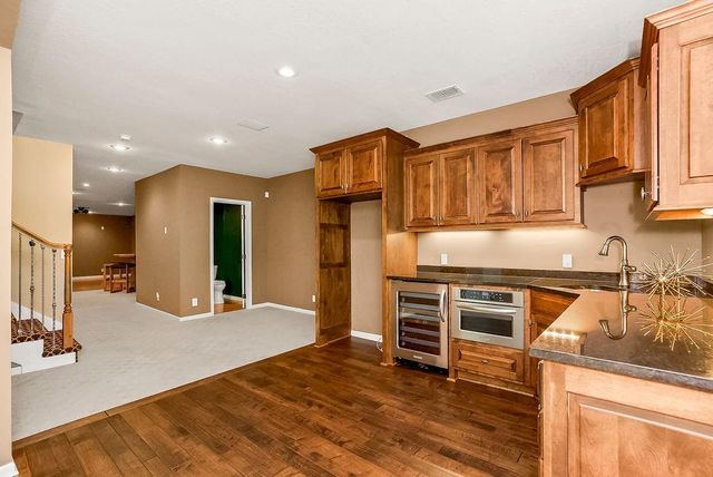 14400 Grant Street, Overland Park, KS 66221