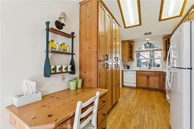 305 Summit Road, Lake Arrowhead, CA 92352
