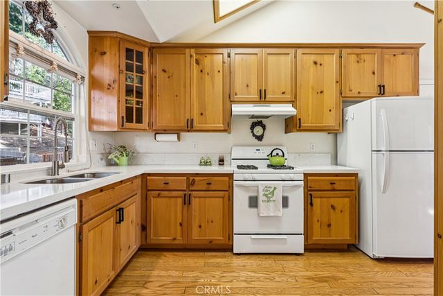 305 Summit Road, Lake Arrowhead, CA 92352