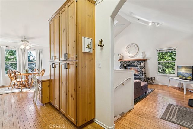 305 Summit Road, Lake Arrowhead, CA 92352
