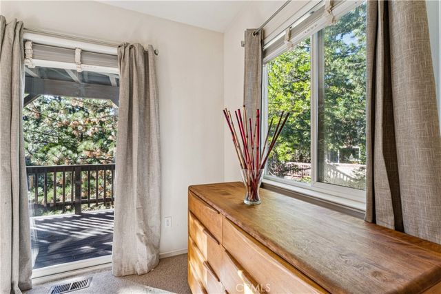 305 Summit Road, Lake Arrowhead, CA 92352