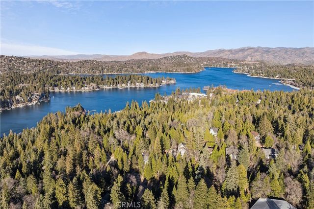 305 Summit Road, Lake Arrowhead, CA 92352