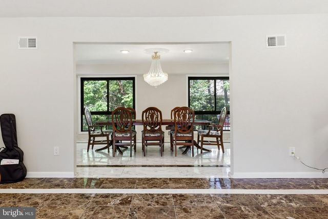 8578 BRICKYARD RD, Potomac, MD 20854