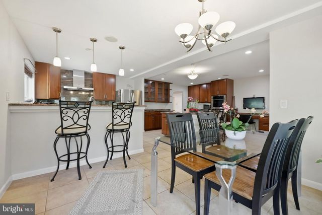 8578 BRICKYARD RD, Potomac, MD 20854
