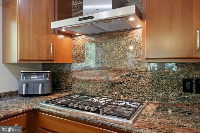 8578 BRICKYARD RD, Potomac, MD 20854