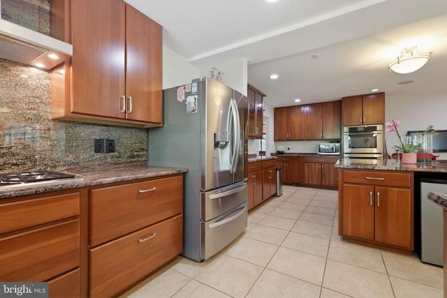 8578 BRICKYARD RD, Potomac, MD 20854