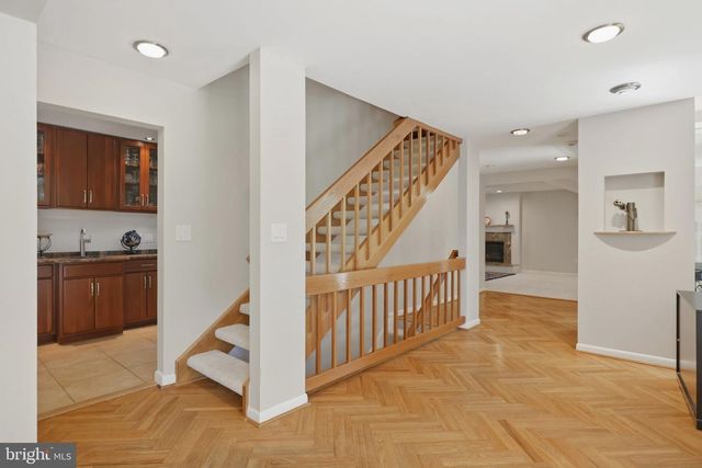 8578 BRICKYARD RD, Potomac, MD 20854