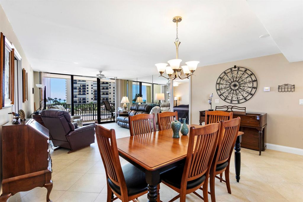 Image 10 of property listing at 400 Ocean Trail Way 303, Jupiter, FL 33477