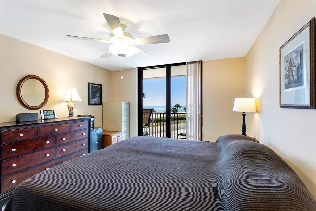 Image 13 of property listing at 400 Ocean Trail Way 303, Jupiter, FL 33477