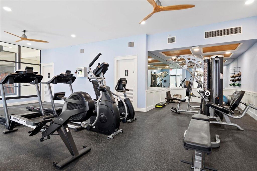 Image 23 of property listing at 400 Ocean Trail Way 303, Jupiter, FL 33477