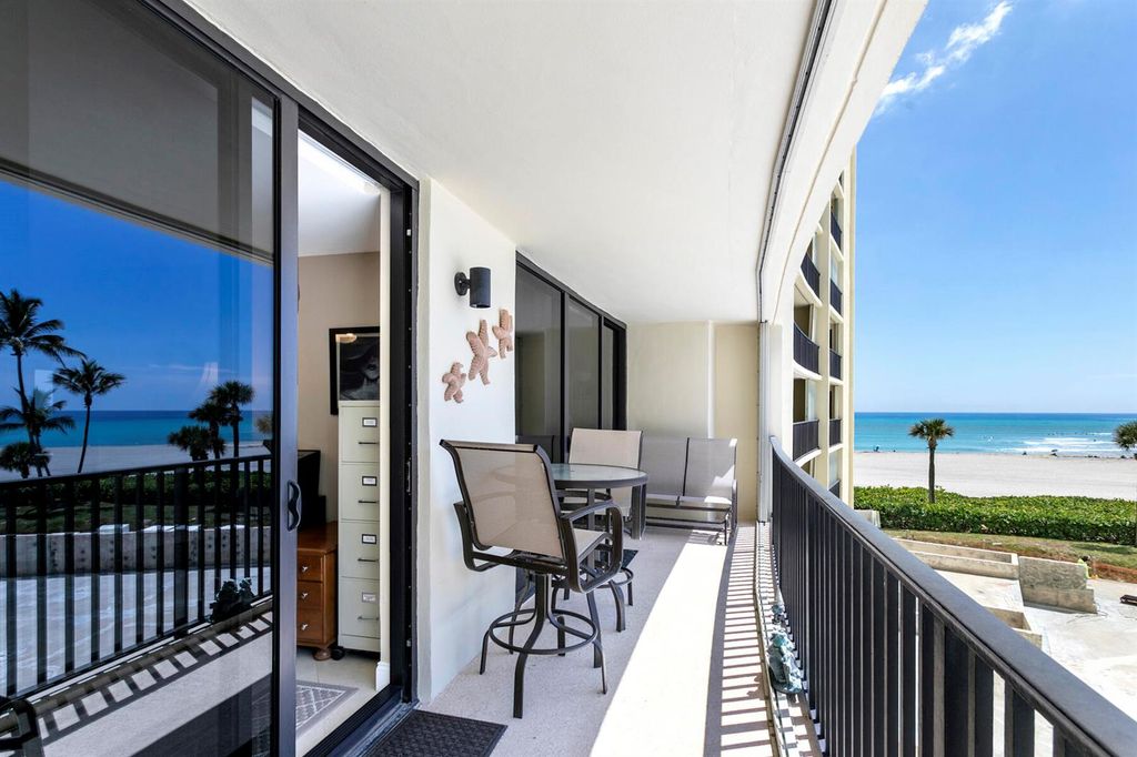 Image 5 of property listing at 400 Ocean Trail Way 303, Jupiter, FL 33477
