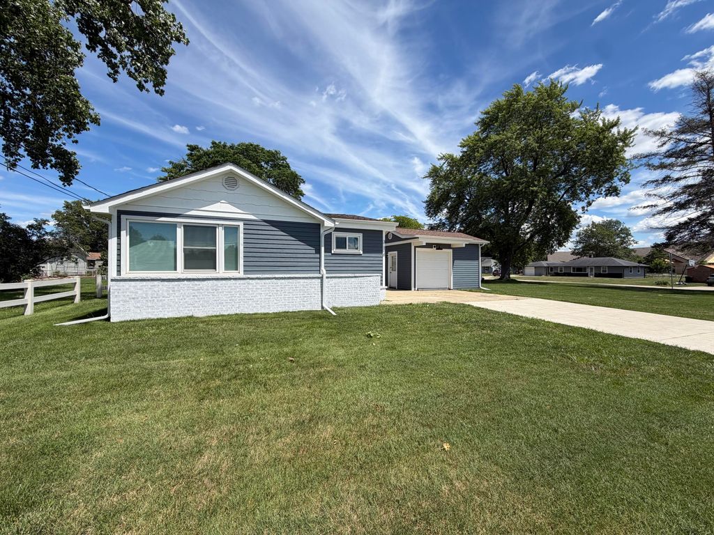 314 S Bray Street, New Carlisle, IN 46552