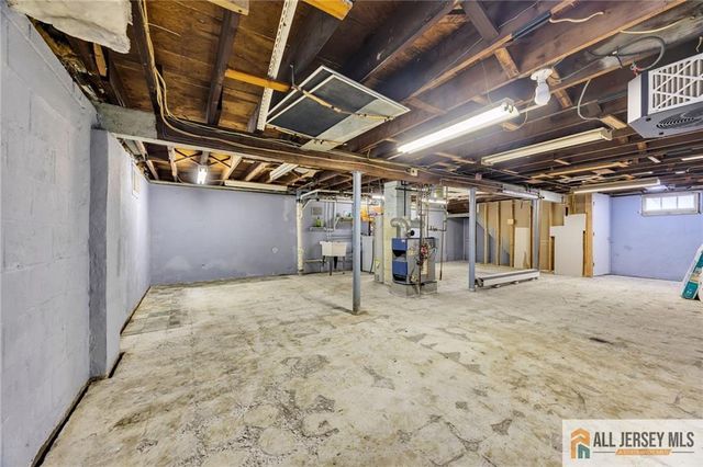 165 Crescent Avenue, Woodbridge Proper, NJ 07095