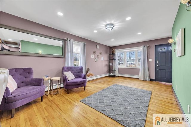 165 Crescent Avenue, Woodbridge Proper, NJ 07095