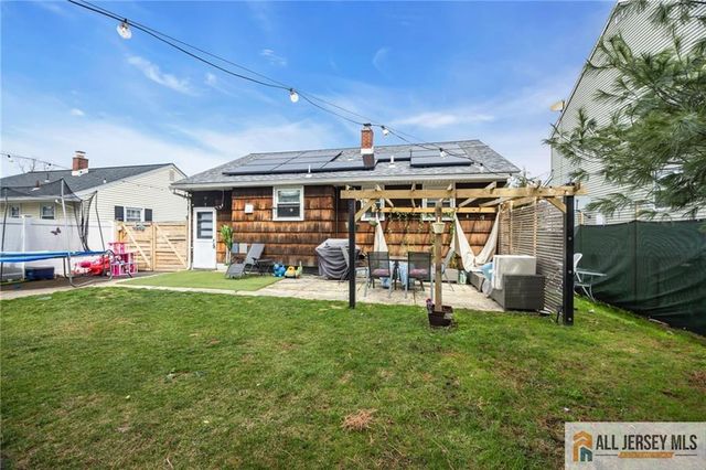 165 Crescent Avenue, Woodbridge Proper, NJ 07095