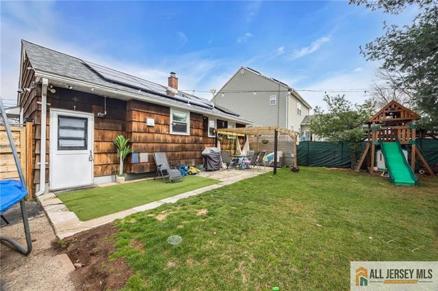 165 Crescent Avenue, Woodbridge Proper, NJ 07095