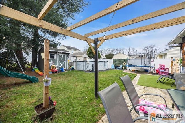 165 Crescent Avenue, Woodbridge Proper, NJ 07095