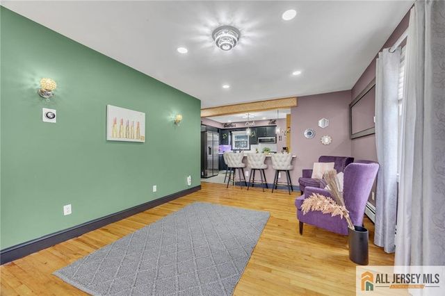 165 Crescent Avenue, Woodbridge Proper, NJ 07095