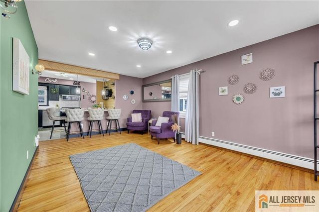 165 Crescent Avenue, Woodbridge Proper, NJ 07095