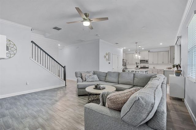 1123 DORA PARC LANE, Mount Dora, FL 32757