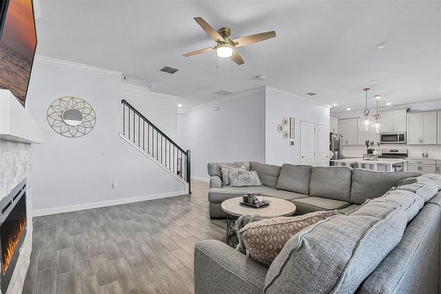 1123 DORA PARC LANE, Mount Dora, FL 32757