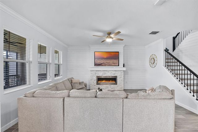 1123 DORA PARC LANE, Mount Dora, FL 32757