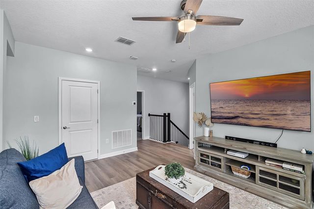 1123 DORA PARC LANE, Mount Dora, FL 32757