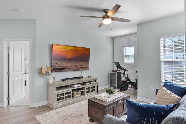 1123 DORA PARC LANE, Mount Dora, FL 32757