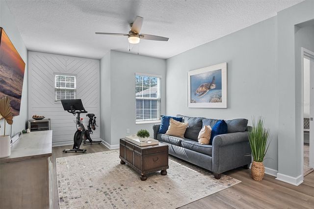 1123 DORA PARC LANE, Mount Dora, FL 32757