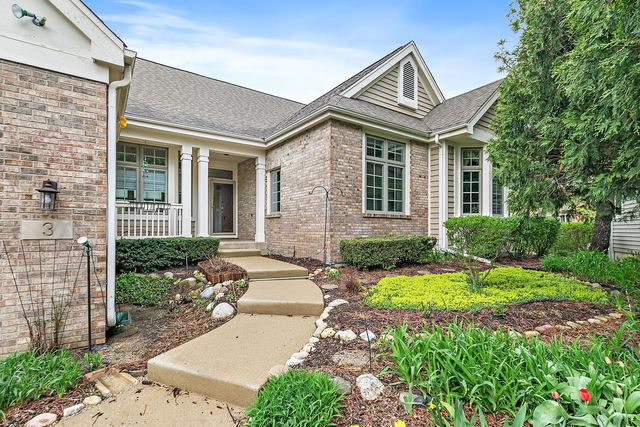 3 Sunvalley Court, Lake In The Hills, IL 60156