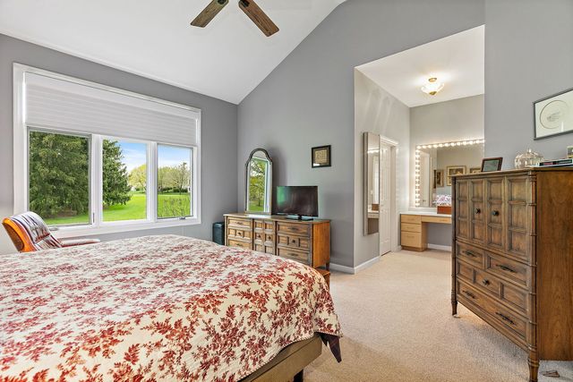 3 Sunvalley Court, Lake In The Hills, IL 60156