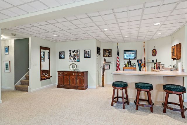 3 Sunvalley Court, Lake In The Hills, IL 60156