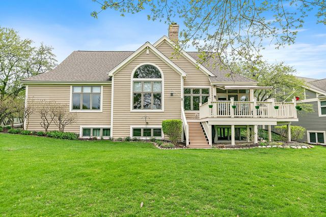 3 Sunvalley Court, Lake In The Hills, IL 60156