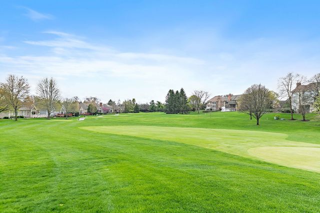 3 Sunvalley Court, Lake In The Hills, IL 60156