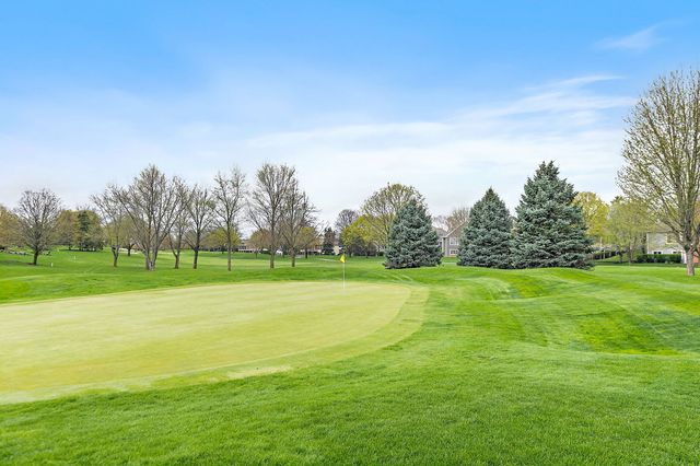 3 Sunvalley Court, Lake In The Hills, IL 60156