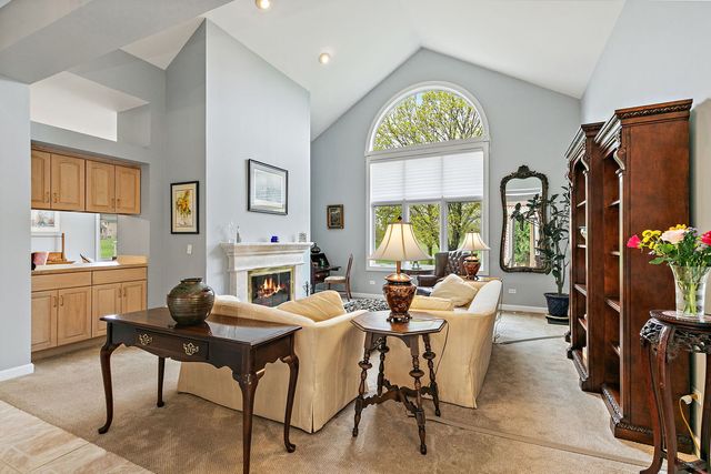 3 Sunvalley Court, Lake In The Hills, IL 60156