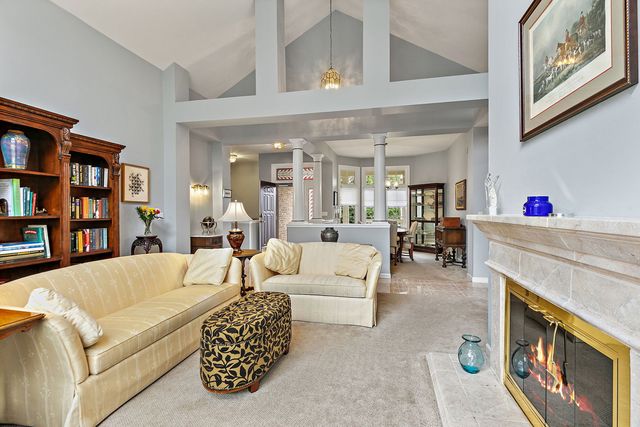 3 Sunvalley Court, Lake In The Hills, IL 60156