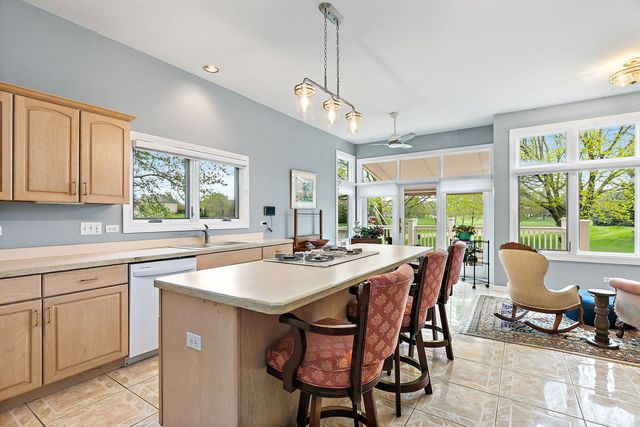 3 Sunvalley Court, Lake In The Hills, IL 60156