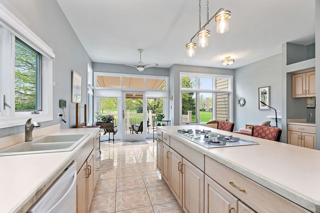 3 Sunvalley Court, Lake In The Hills, IL 60156