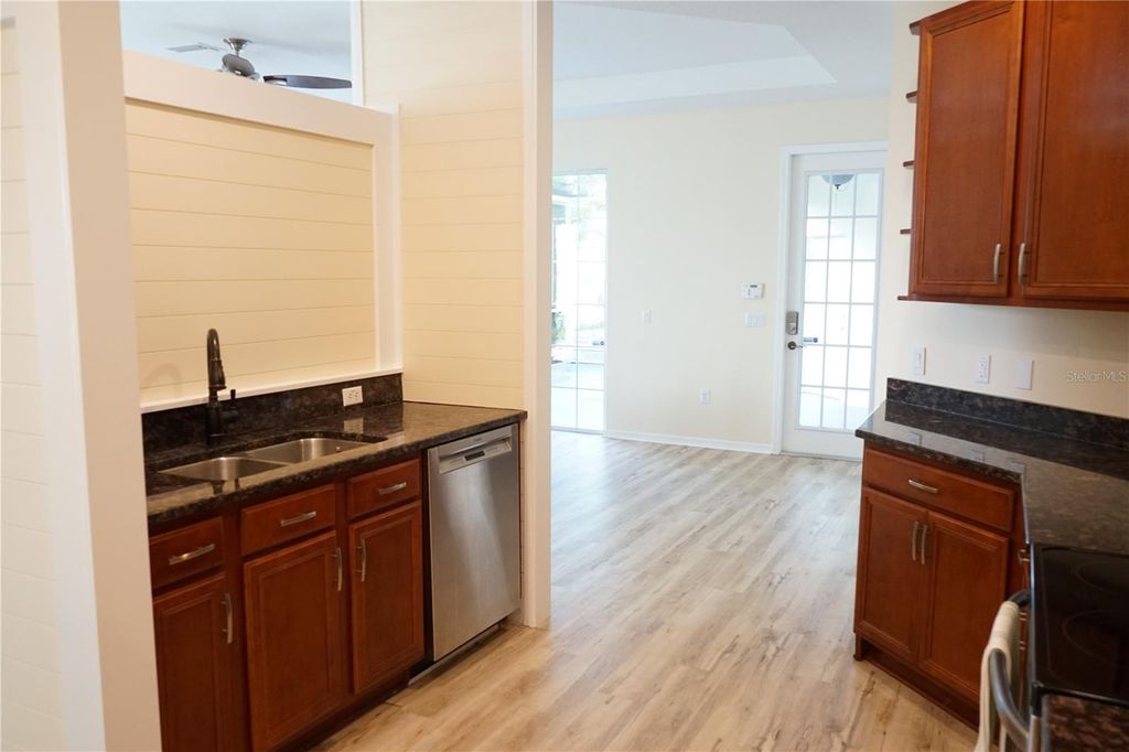 Image 11 of property listing at 201 SUNSET CREST COURT, Apollo Beach, FL 33572