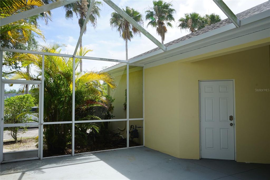 Image 3 of property listing at 201 SUNSET CREST COURT, Apollo Beach, FL 33572