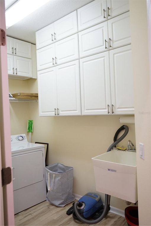 Image 26 of property listing at 201 SUNSET CREST COURT, Apollo Beach, FL 33572