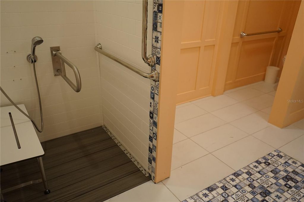 Image 41 of property listing at 201 SUNSET CREST COURT, Apollo Beach, FL 33572