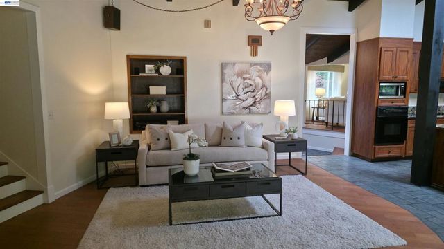 699 Fiesta Pl, Hayward, CA 94544